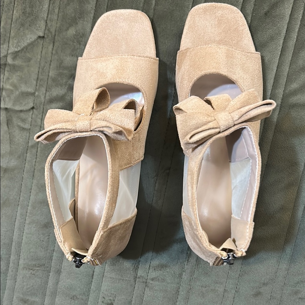 Elegant Tan Bow Women's Shoes